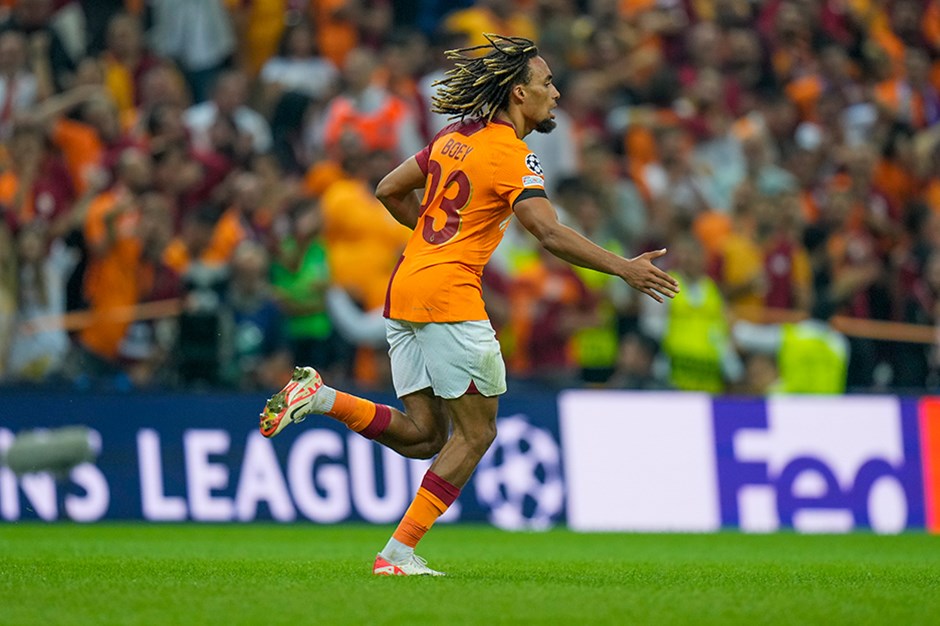 Galatasaray’dan Sacha Boey’a yeni sözleşme