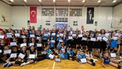 Bursa’da voleybol Şenliği’nde 800 çocuk buluştu