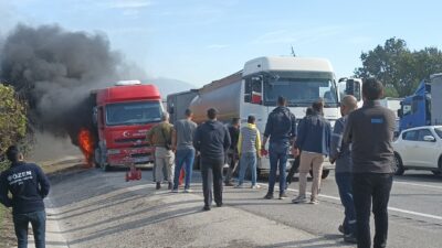 Bursa’da kamyon alev alev yandı! Ne söndürme tüpleri yetti, ne de su tankeri