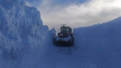 Kar tünelleri 4 metreyi buldu