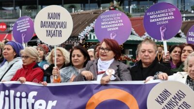 Bursa’da kadınlar şiddete karşı seslerini yükseltti