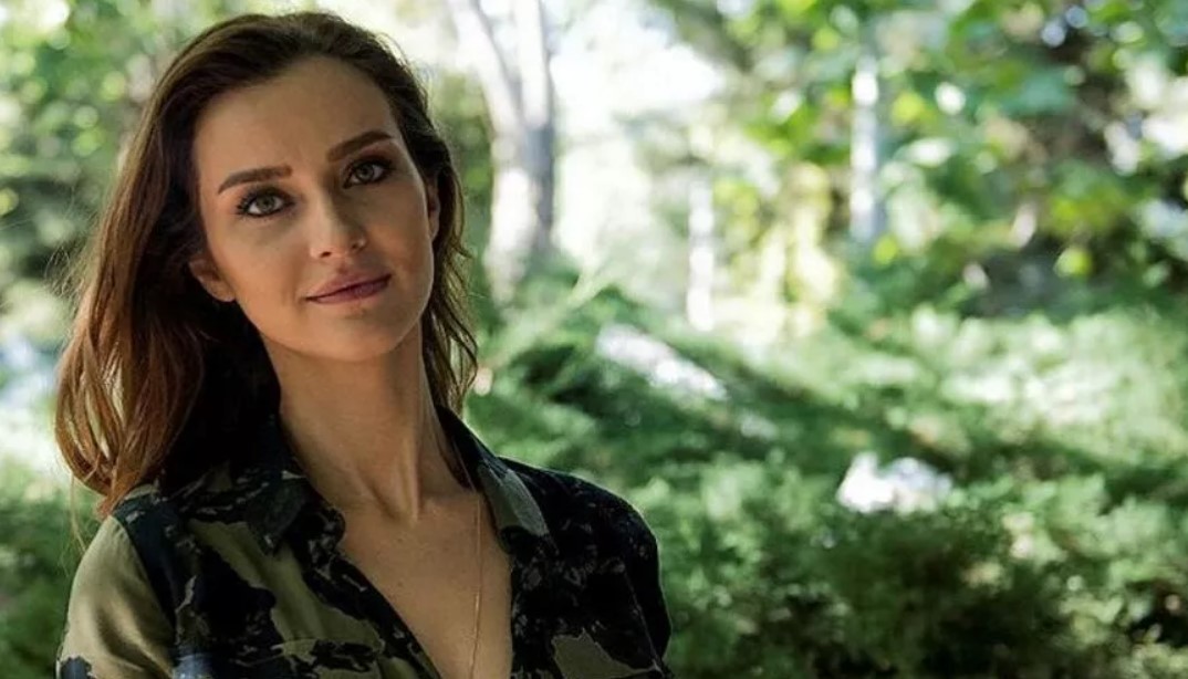 İrem Helvacıoğlu’ndan çarpıcı açıklama: Garsonluk ve tezgahtarlık yaptım