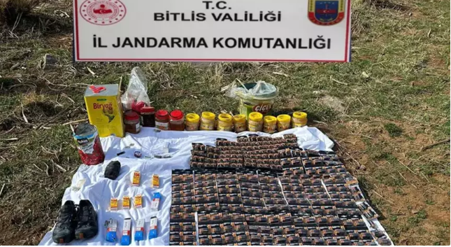 Teröristlere ati yaşam malzemesi ele geçirildi