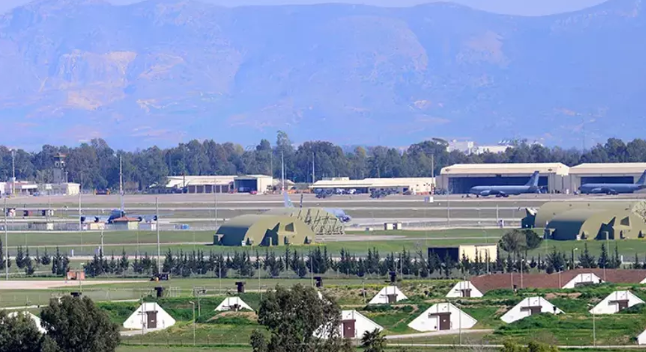 Amerikan bombardıman uçakları İncirlik Hava Üssü’nde