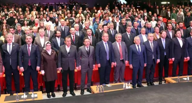 Bakan Özhaseki süre verdi: 100 bin civarında köy evimizi bitireceğiz