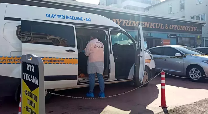 İş yeri sahibi 2 kadını vurdu