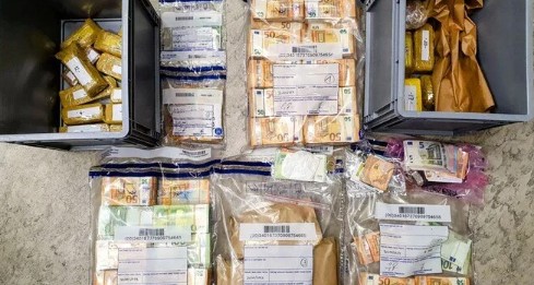 50 kilo altın 500 bin euroyla yakalandılar: Türkiye’ye geliyorlardı