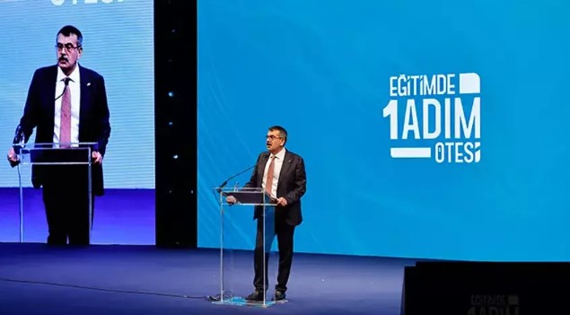 Bakan Tekin, ‘Eğitimde bir adım ötesi zirvesi’nde konuştu