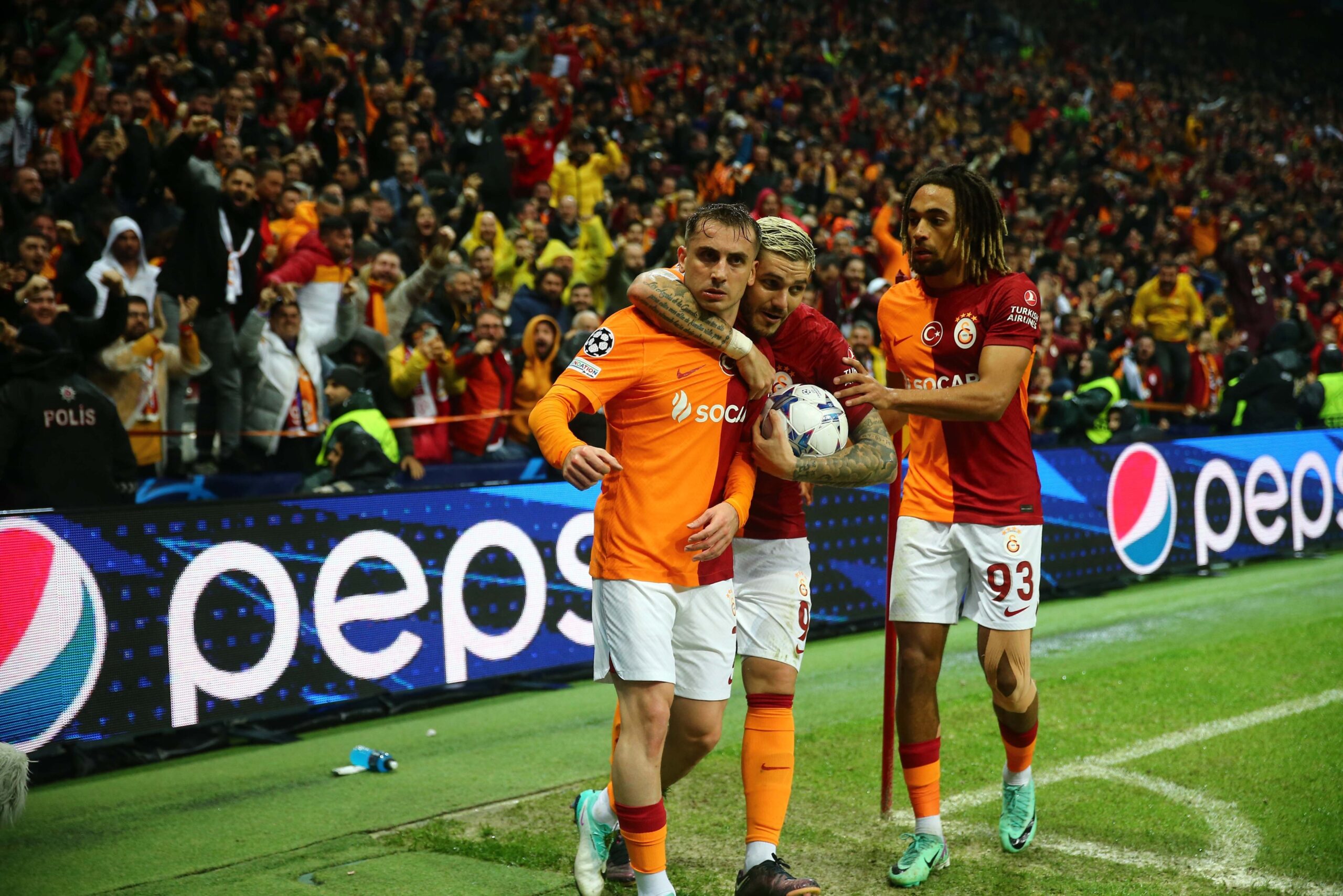 UEFA Şampiyonlar Ligi: Galatasaray: 3 – Manchester United: 3