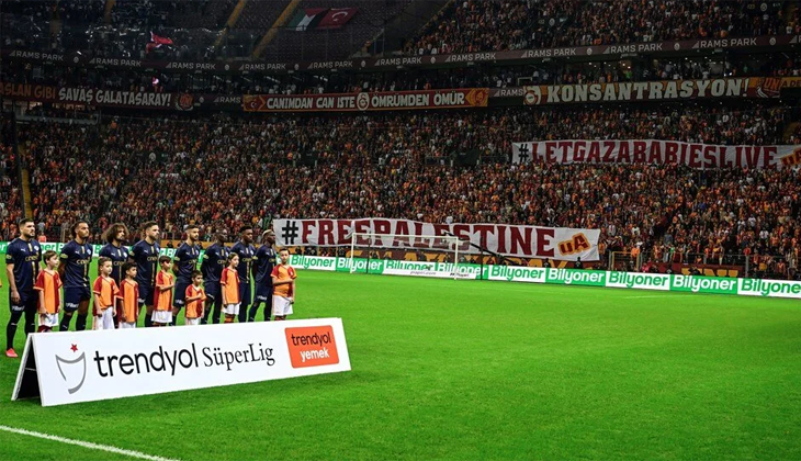 Galatasaray taraftarından Filistin için anlamlı pankart