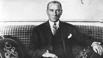 Cumhuriyet’in 100. yılında Atatürk şarkılarda anılıyor