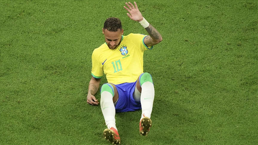 Neymar sakatlandı: 10 ay sahalardan uzak kalacak