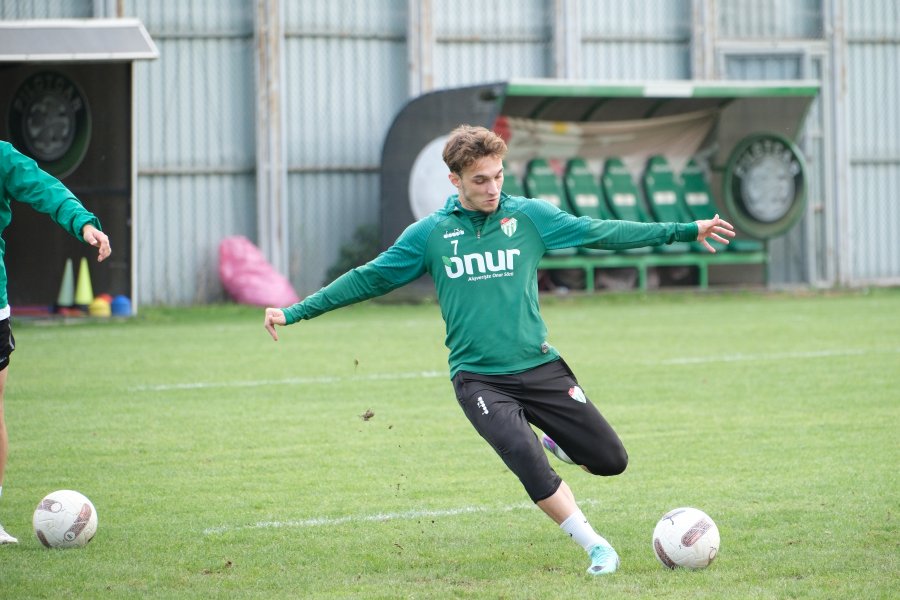 Bursaspor kampa girdi