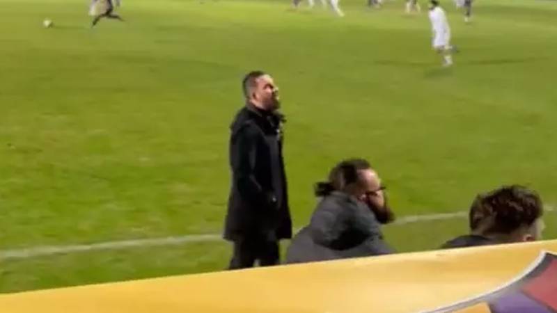 Eyüpsporlu taraftarlar Seçil Erzan’a küfür etti, Arda Turan “görüşeceğiz sonra” diye tepki gösterdi