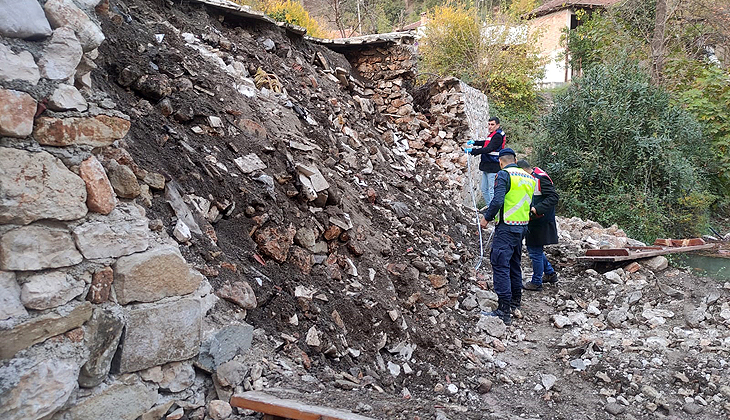4 çocuğun üzerine istinat duvarı yıkıldı: Mihriban’dan acı haber