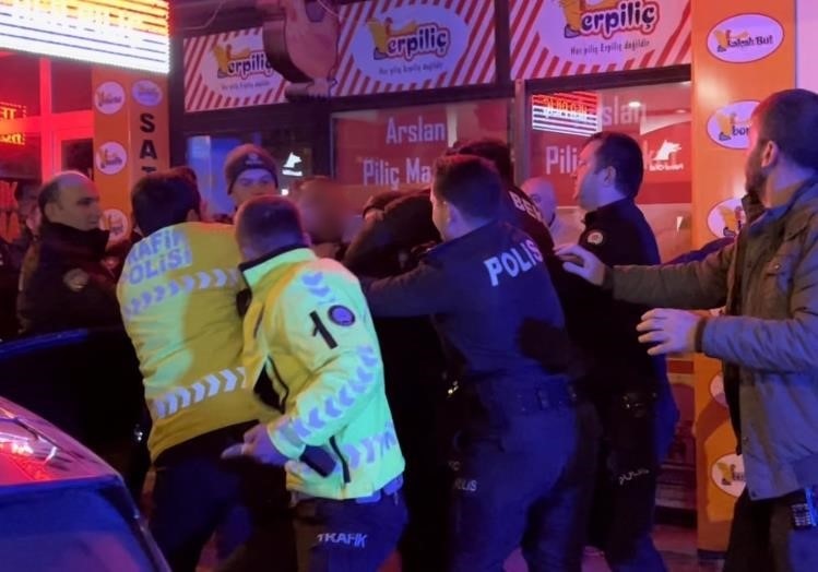 Bursa’da alkollü sürücü polis ekiplerine saldırdı
