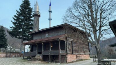 136 yıldır dimdik ayakta… Bursa’da bu cami çivi kullanılmadan inşa edildi!
