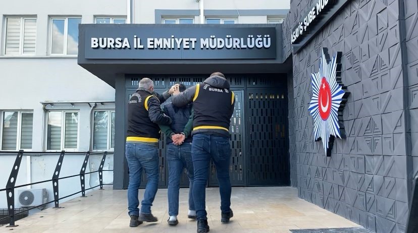 Bursa’da 4 çocuğunun annesi eşini öldürmüştü… Fırın deposunda yakalandı!