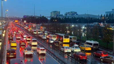 İstanbul’da trafik yoğunluğu yüzde 89’a ulaştı