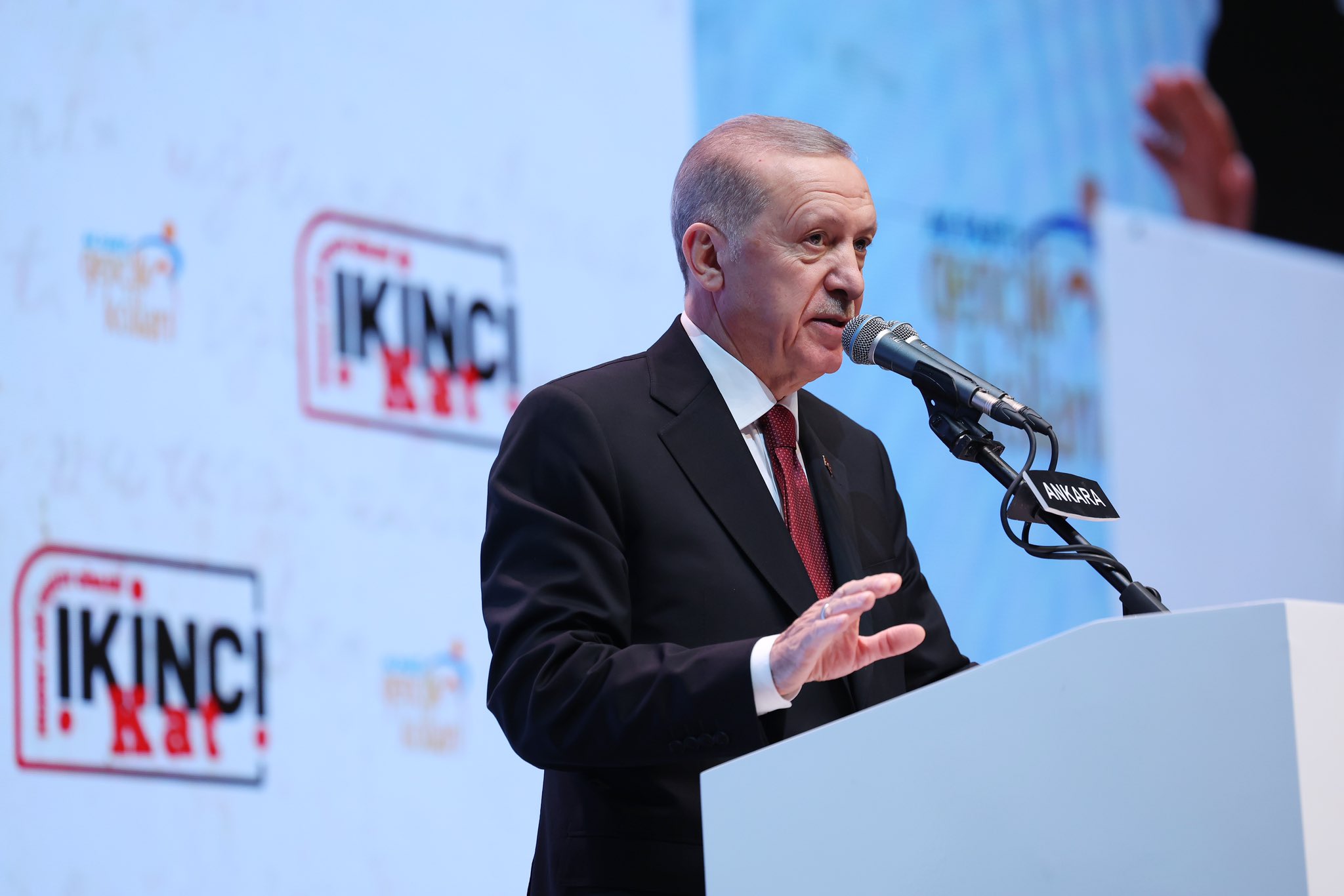 Erdoğan: Teröristle aynı dili konuşan, terörist gibi muamele görmekten kaçamaz