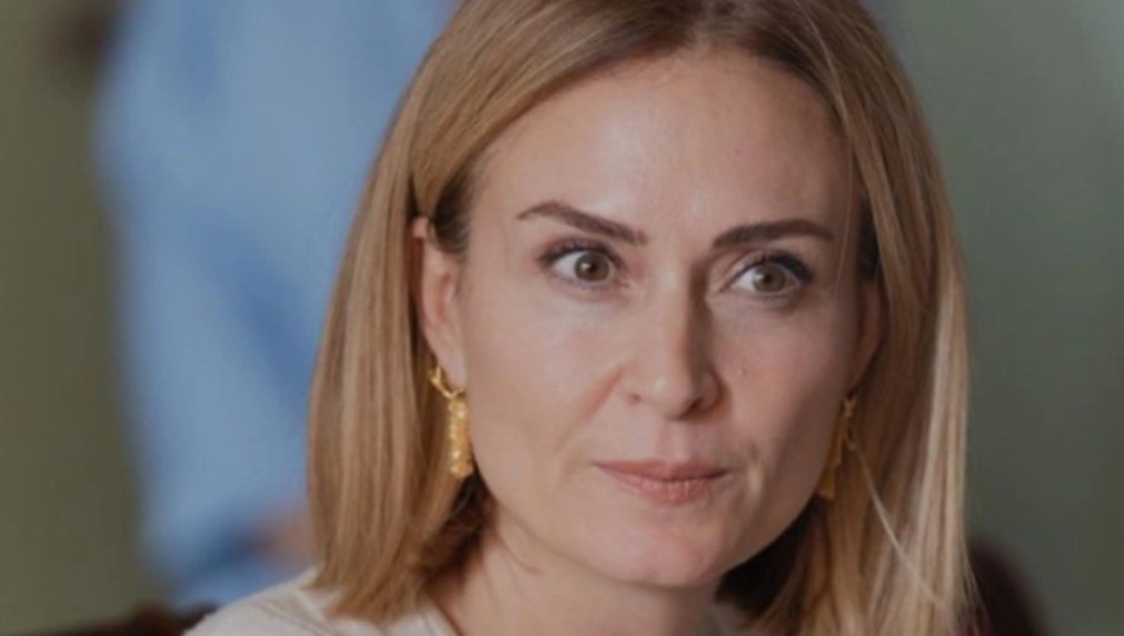 Ceyda Düvenci, kendisini eleştiren takipçisine ayar verdi! ‘İş ahlakı ve mütevazılık…’