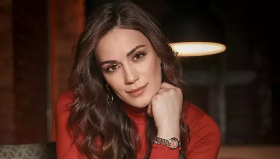 Oyuncu Özge Borak: “Ayıp olmasın diye evlendim” gibi bir cümle kurmadım, sözüm çarpıtıldı