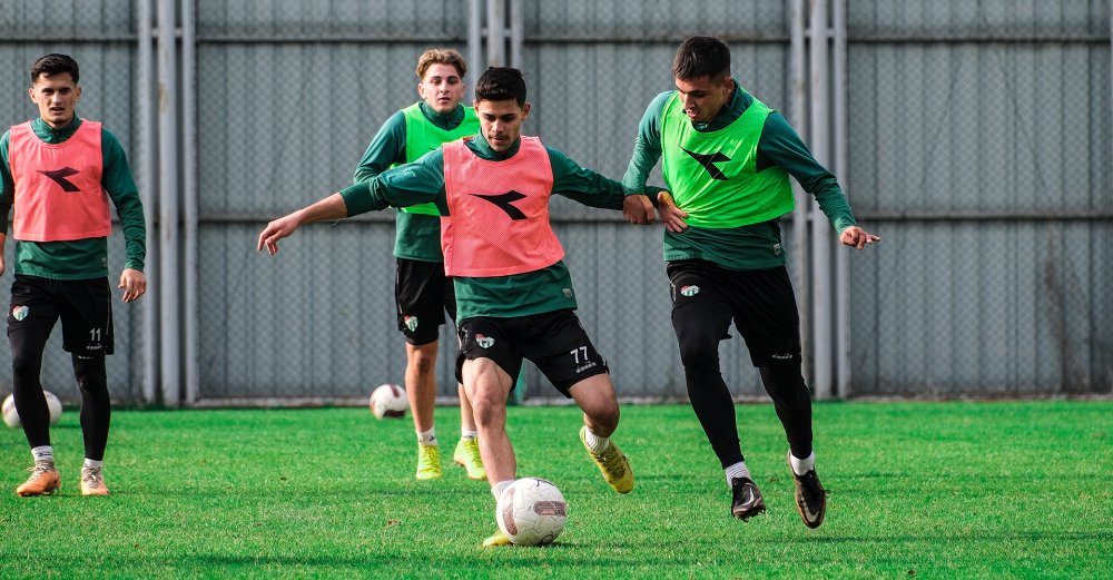 Bursaspor’da çalışmalar sürüyor