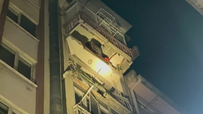Bursa’da şehir merkezinde panik… 7 katlı binanın balkonu çöktü: 1 ölü