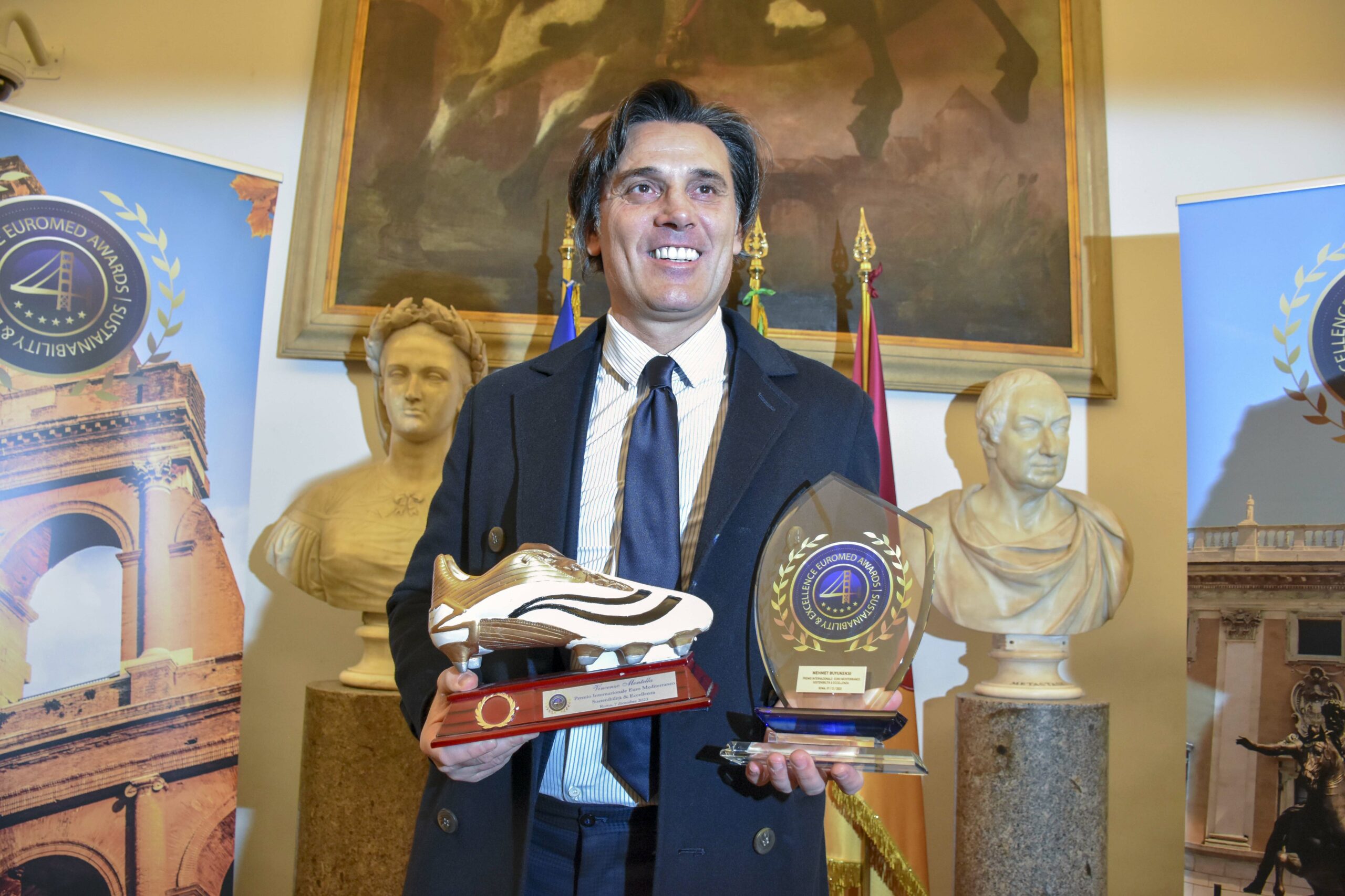 Büyükekşi ve Montella’ya ‘Mükemmeliyet’ ödülü