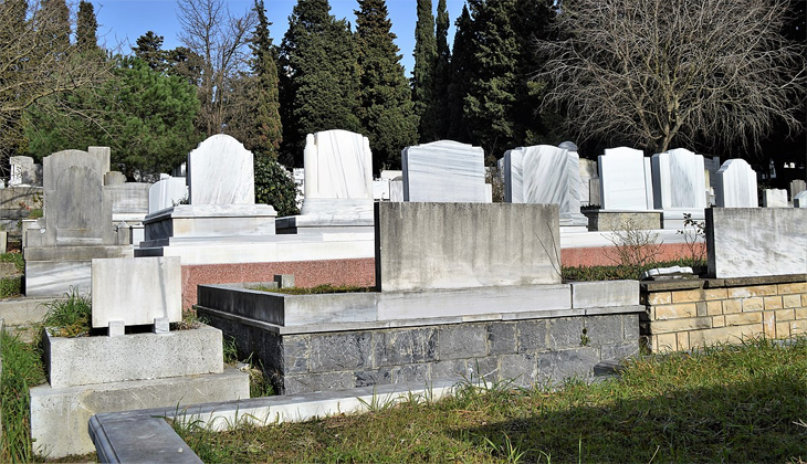 İstanbul’da mezarlık hizmetlerine zam yapıldı