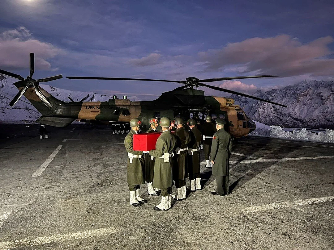 Pençe-Kilit şehitleri, Hakkari’deki törenin ardından memleketlerine uğurlandı