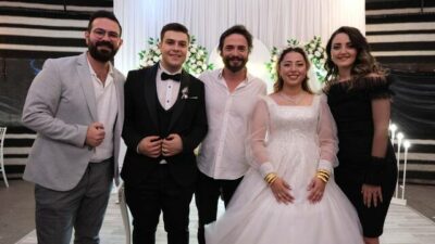 Ahmet Kural hayranının düğününü bastı