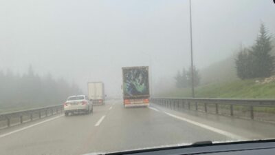 Bursa’da yoğun sis… Göz gözü görmedi