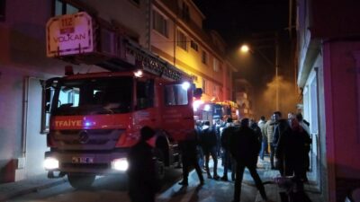 Bursa’da yangın! Alevlerin arasında kaldı