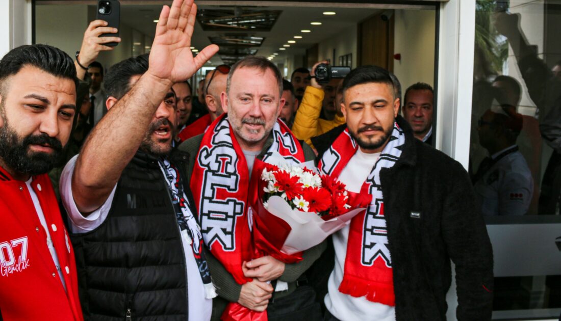 Antalyaspor’un yeni teknik direktörü Sergen Yalçın, Antalya’da