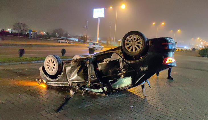 Babasından izinsiz aldığı aracı hurdaya çevirdi: Yaralılar var