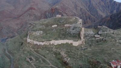 Divriği Kalesi medeniyetler tarihine ışık tutuyor