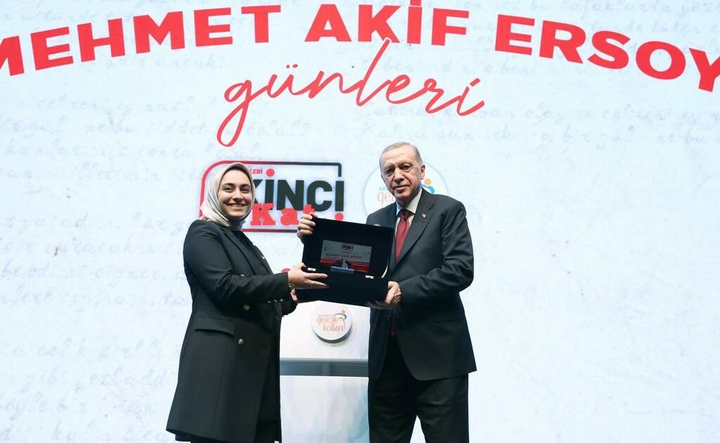 Feyzanur Bursa’nın gururu oldu