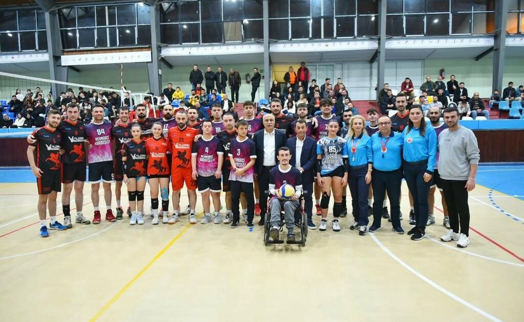 Bursa’da engelli voleybol takımına büyük destek