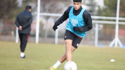 Sivasspor’un genç yıldızı Brentford’a gidiyor