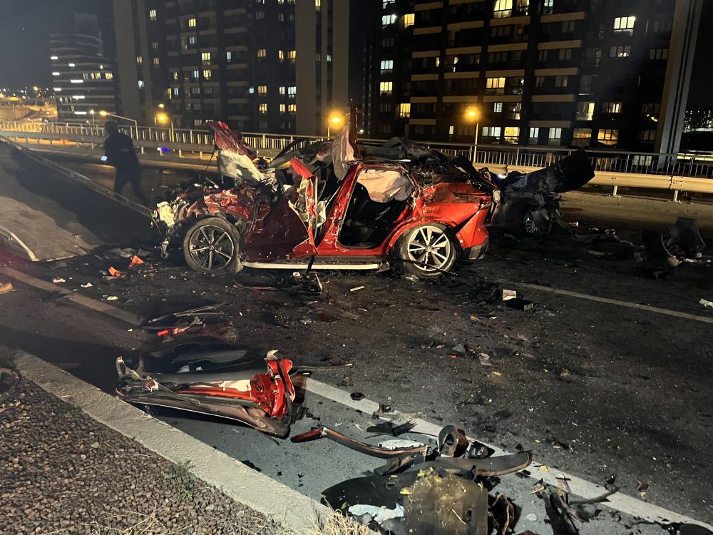 İstanbul’da korkunç kaza: 4 kişi hayatını kaybetti