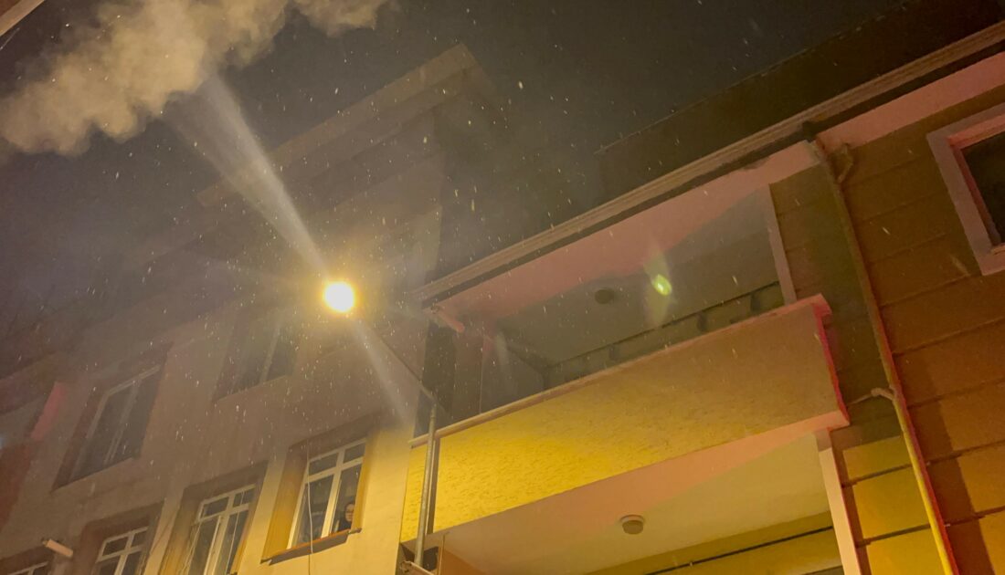 Bursa’da feci olay! 4. kattan aracın üzerine düştü