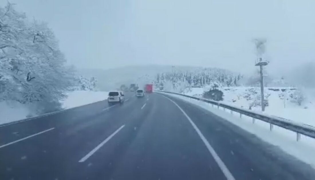 Bursa’da kar yağışı sürücülere zor anlar yaşatıyor