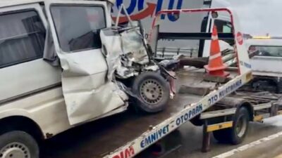 Bursa yolunda can pazarı! Minibüsle TIR çarpıştı