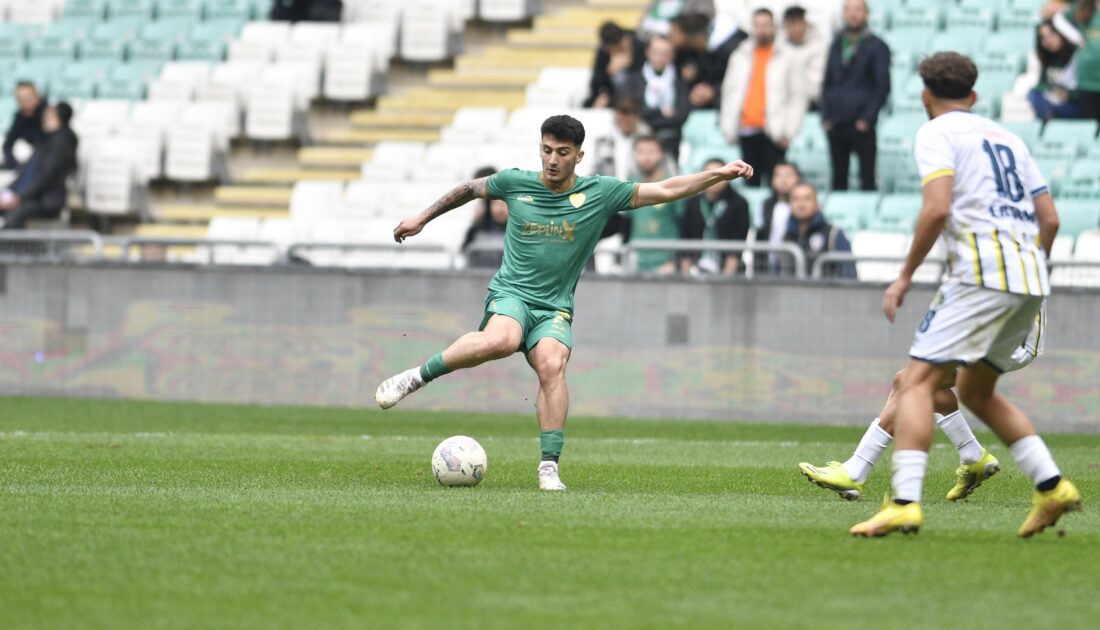 Bursaspor’a bir isim daha veda etti