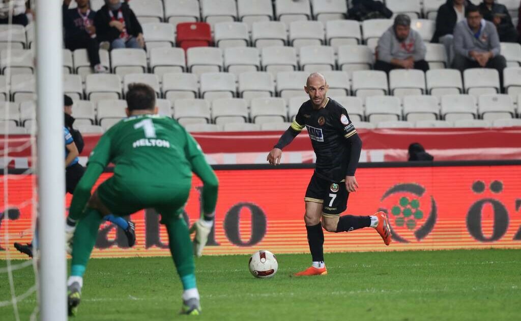 Efecan Karaca ligde golle tanışamadı