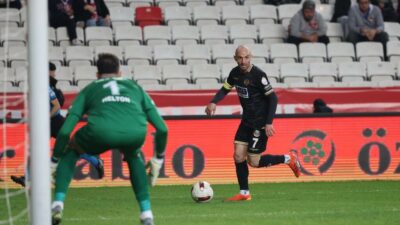 Efecan Karaca ligde golle tanışamadı