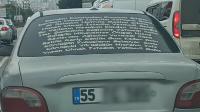 Araba arkası ilginç yazılar dikkat çekiyor