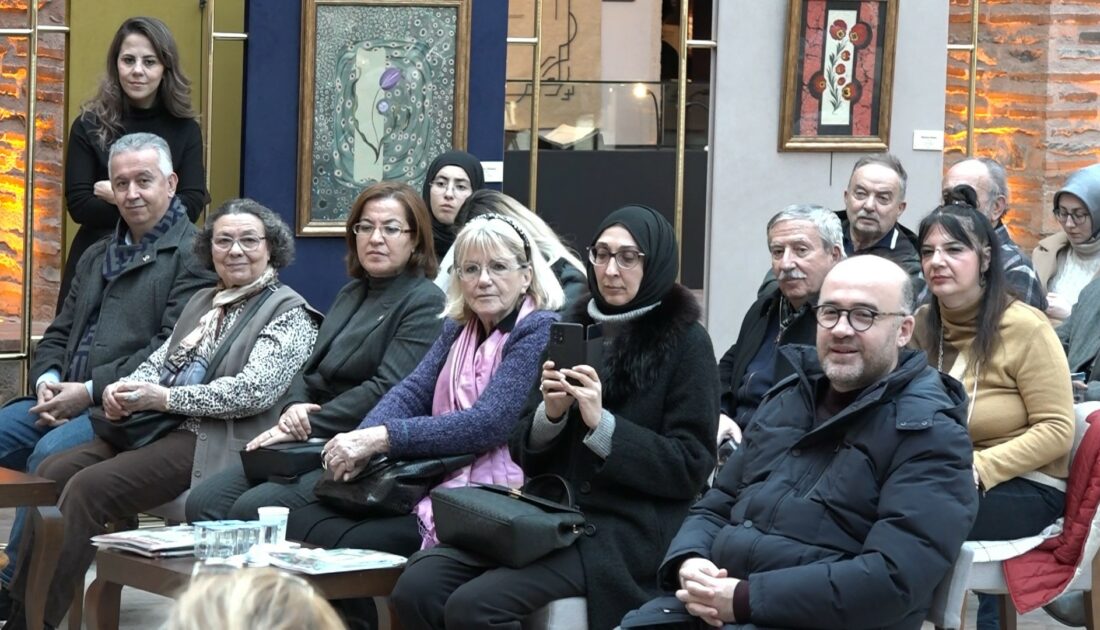 Bir Koleksiyoner Bin Hikâye