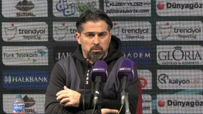 İlhan Palut sahayı eleştirdi